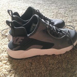 Nike Air Hurache shoes NWOT